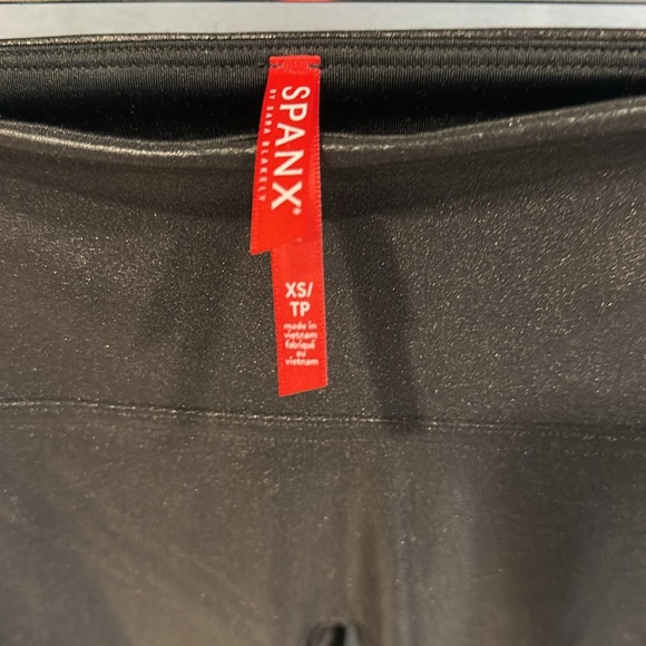 SPANX Faux Leather Moto Leggings In Black Excellent Condition Size XS - Picture 8 of 8